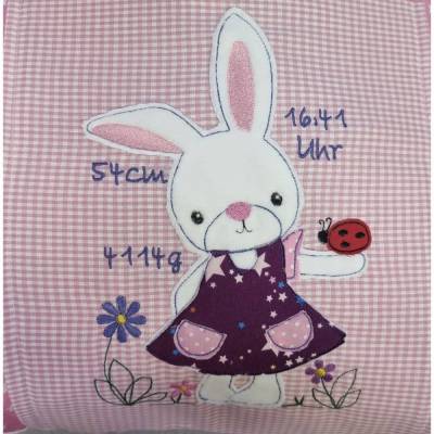 Kuschelkissen mit Hasenmädchen mit Name und Datum