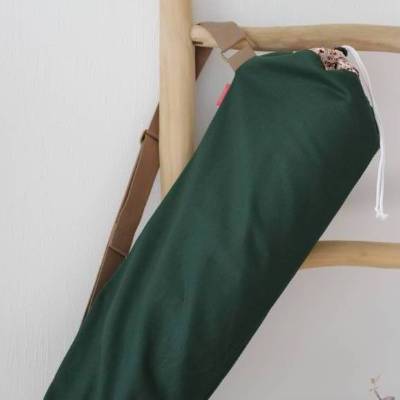 Yogamattentasche Grün mit Tunnelzug aus Blumenstoff