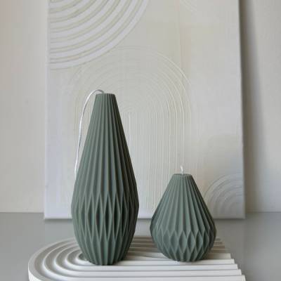 Kerze Birne I Birnenkerze I Säulenkerze I Designkerze in Salbei und in zwei verschiedenen Größen