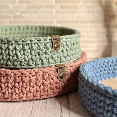 Häkelkorb 27 cm/ Brotkorb gehäkelt / Korb mit Holzboden / Dekoratives Tablett / Deko Korb 