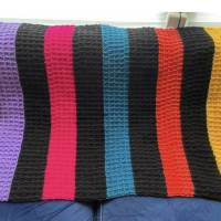 Schöne Häkeldecke/Plaid im Blockmuster, Handarbeit, ca 107 x 65 cm