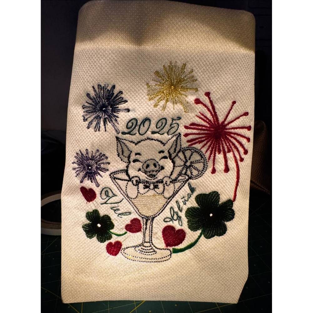 Stickdatei Silvester 2025 Schweinchen 13x18 cm Bild 9