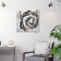 Abstraktes Kunstwerk mit Papierstruktur, modernes Bild in Gold, Schwarz und Weiss für moderne Wohnräume