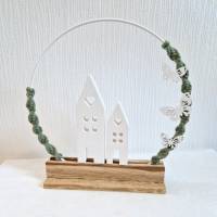 Deko-Ring mit Häuschen und Schmetterlingen