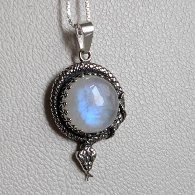 Gruftige Schlangenkette aus Sterlingsilber 925 mit echtem Mondstein
