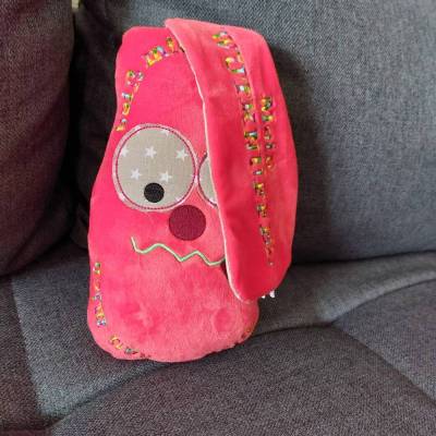 WUTKNUFFEL  Rainbow Stickgarn in klein, Kinderkissen mit Namen, personalisierbar