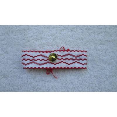 Halsband für Osterlamm Aidastoff bestickt, Kreuzstich rot weiß