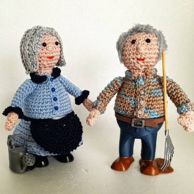 Handgemachte Eierbecher & Eierwärmer Oma/Opa – Gartengerät, Gießkanne, Blume – Tortenfigur & Jubiläum Deko