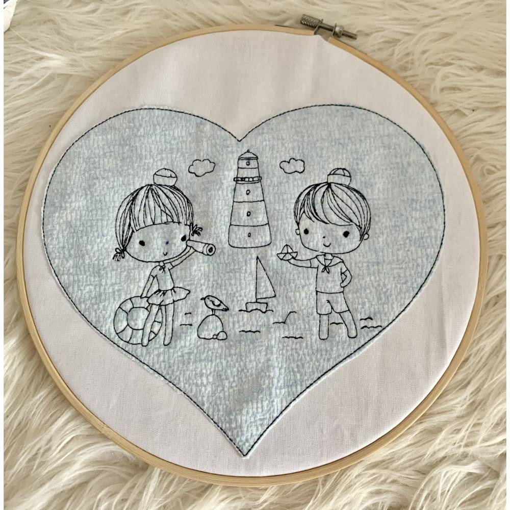 Stickdatei Maritim Junge und Mädchen mit Leuchtturm Komplett Motiv Kissenmotiv Set 916 Bild 6