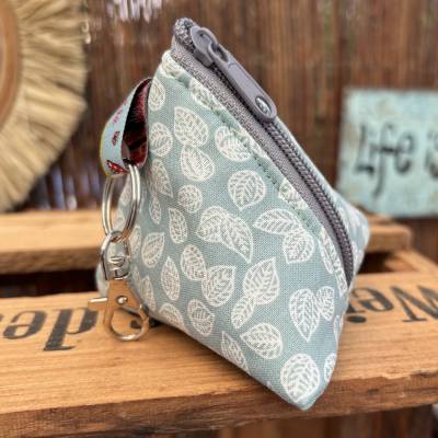 Kleines Dreieckstäschchen Schnullertasche – Praktische Mini-Tasche mit Karabiner aus Baumwolle