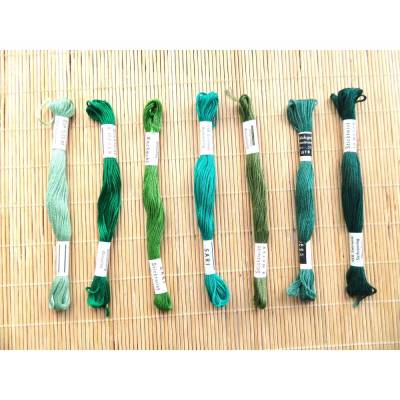 Stickgarn Sticktwist Sari 8 oder 10 Meter verschiedene Grüntöne olive tannengrün maigrün reine Baumwolle kochecht
