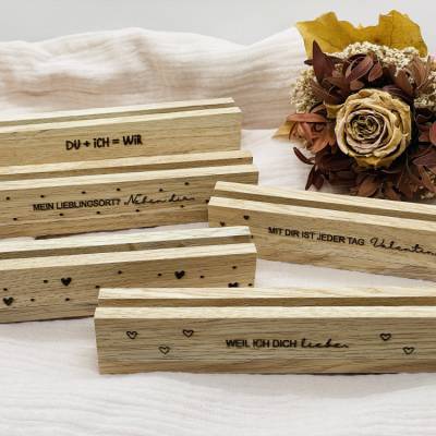 Kartenhalter Holz mit Liebessprüchen – Einzigartige Dekoration für Paare