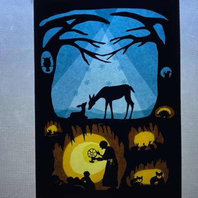 Winterschlaf Mutter Erde mit Wurzelkindern Fensterbild Wald / Tiere / Waldorf / transparent / Fensterbilder /Jahreszei