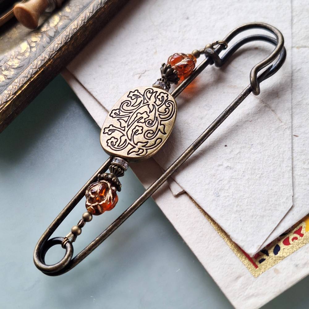 große Tuchnadel Blüten Bronze Ornament, Schmucknadel floral, Schalnadel bernsteinfarbene Perlen Geschenk N10-AB Bild 1