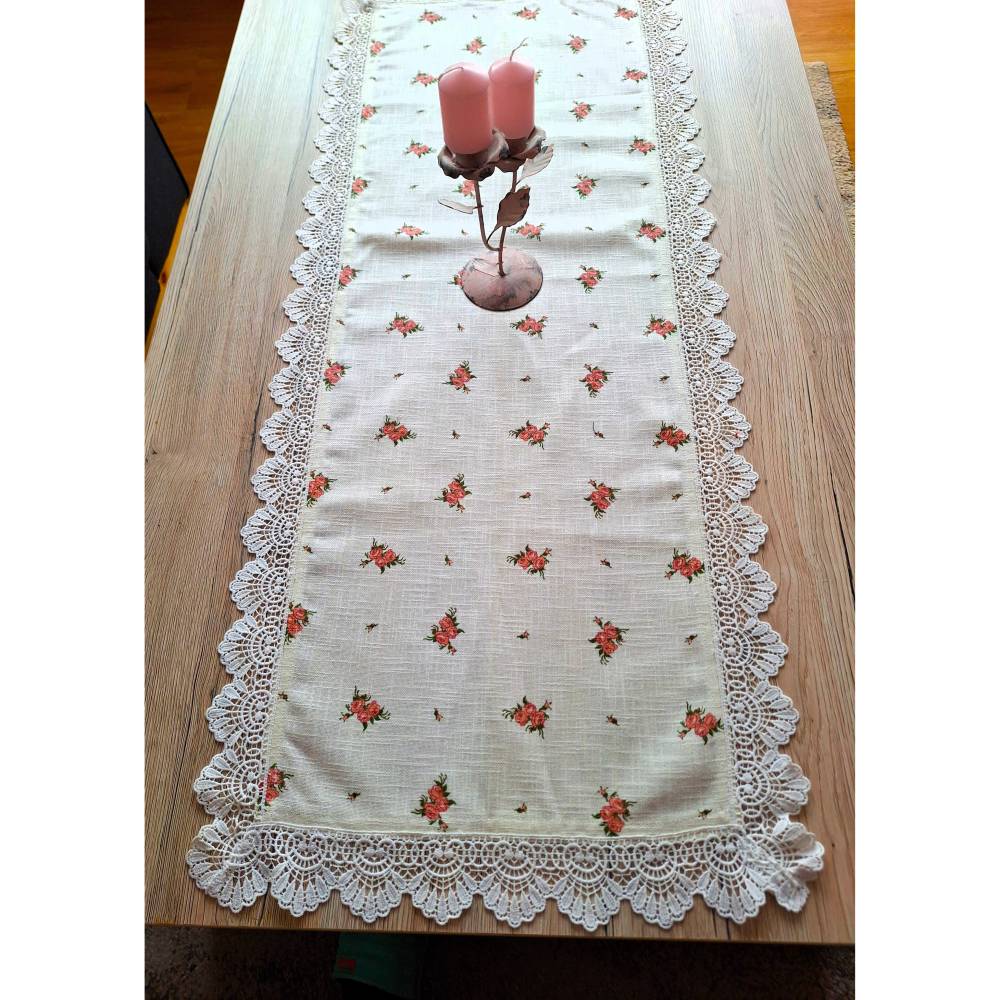 Tischläufer Rosenmuster naturweiß mit Baumwollspitze 1,10mx45cm – Landhaus Shabby Chic Deko