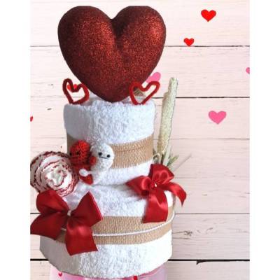Herz-Handtuchtorte mit Schlüsselanhänger – Perfektes Valentinstag Geschenk für Frauen & Muttertag
