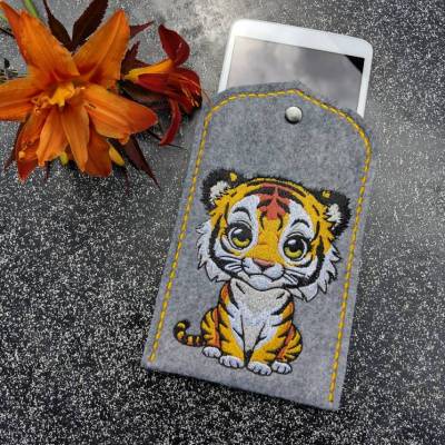 Maschinen Stickdatei - Tiger niedlich 15-16x26cm, 20x17cm
