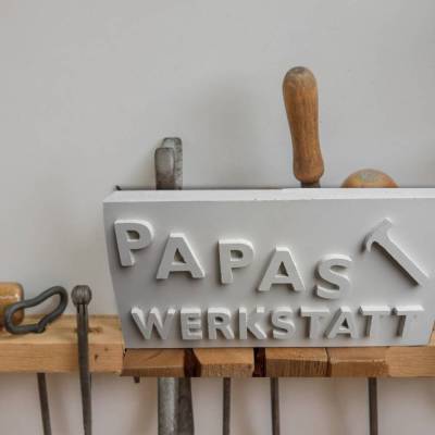 Geschenk Papa Betonschild für die Werkstatt 29x15x4cm Betondeko grau Geschenkidee rustikale Deko handgegossen