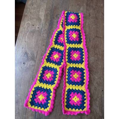 Wunderschöner Schal, Handarbeit, ca 125 cm lang, Granny Square Stil