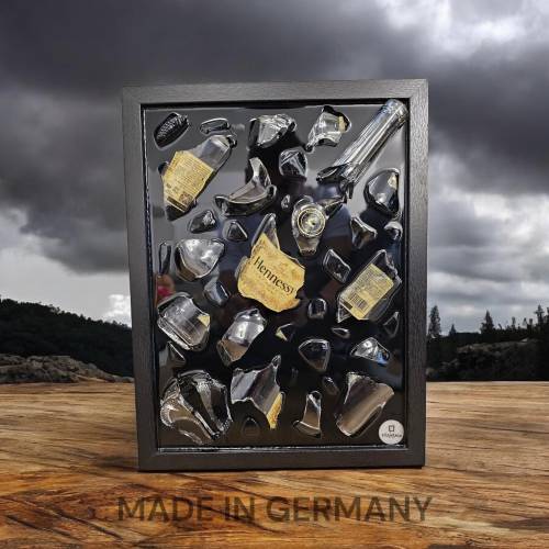 Hennessy Wandbild • Upcycling Broken Bottle Art mit Epoxidharz