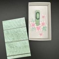 Schöne Geschenkbox in Pastellfarben mit Blumen – Perfekt für Gutscheine & Geldgeschenke