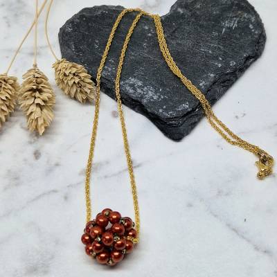 Kettenanhänger orange Kugel | 1,5cm Durchmesser | an goldfarbener Kette | Handarbeit | Geschenk