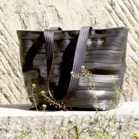Upcycling Shopper, Shopper aus Fahrradschlauch,mit Innentasche und Futter aus Wassereresistentem Baumwollstoff