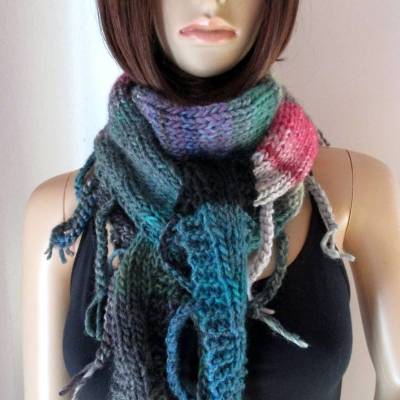 Kleines Schaltuch, Halstuch aus weicher Wolle und in tollen Farben, Dreieckstuch, gestrickt