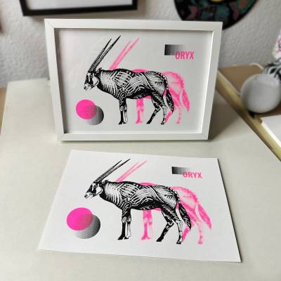 Oryx Antilope - Grafischer Siebdruck in Schwarz und Neonpink