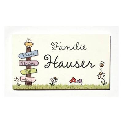Türschild Familie aus Holz mit Name personalisiert – Handgemalt & Wetterfest – besonderes Geschenk für jeden Anlass - Willkommensschild mit Wegweiser - dekoratives Holzschild