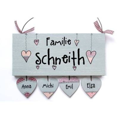 Türschild Familie aus Holz mit Name personalisiert - exklusives Hochzeitsgeschenk für das Brautpaar - besonderes Geschenk zum Hochzeitstag - individuelles Haustürschild Herzen