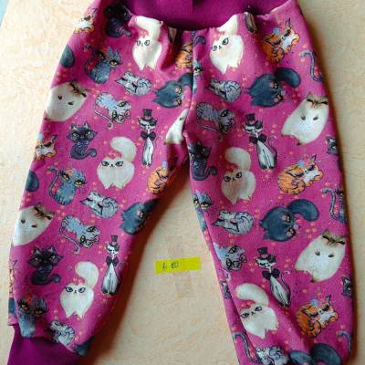 handgenähte Pumphose in warmer Jersey Qualität, mit lustigen Katzenmotiven, Kinderhose Gr. 80 (86), Mitwac