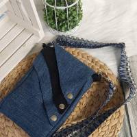 Umhängetasche/Handtasche klein (Farbbeispiel blau) aus Polstercanvas in 36 Farben