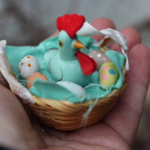 Huhn im Nest Osternest Strauchbehang Holz Erzgebirge Handbemalt Vintage DDR