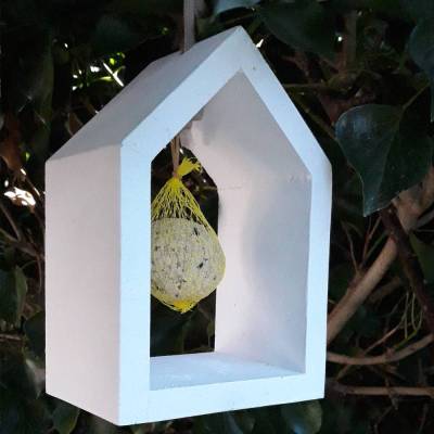 Vogelhaus Meisenknödelhalter 19*13 cm groß frostfest mit Aufhänger Vogelfutterhaus aus Beton