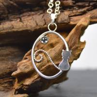 Filigran-Anhänger aus 925 Sterling Silber mit Katze und hellblauem Topas - handgemacht