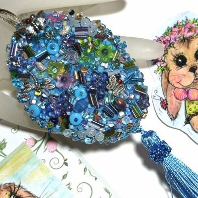 Ornament pastell blau Unikat Perlenstickerei Baumschmuck Anhänger handgemacht pompös handmade Wohndeko