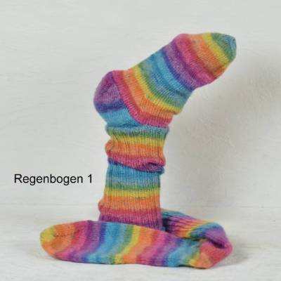 Handgestrickte Wollsocken Regenbogen Gr. 40/41