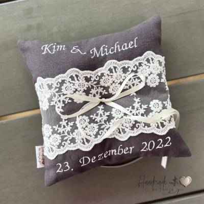 Ringkissen mit Spitze I Vintage Trägerkissen personalisiert mit Namen und Datum I Geschenkidee Hochzeit