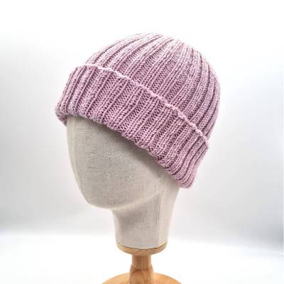 Gestrickte Mütze breite Rippe mit Umschlag unisex aus Wolle (Merino) in rosa, handgestrickt