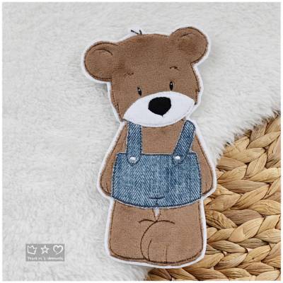 Applikation Teddy mit Latzhose