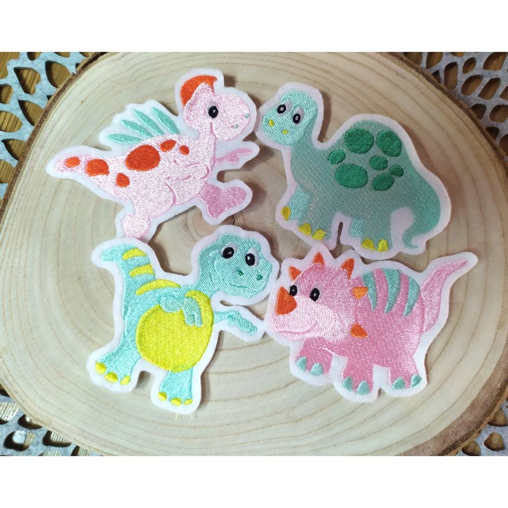 Süßer Stick-Aufnäher "Dino-Baby" zartrosa Bild 2
