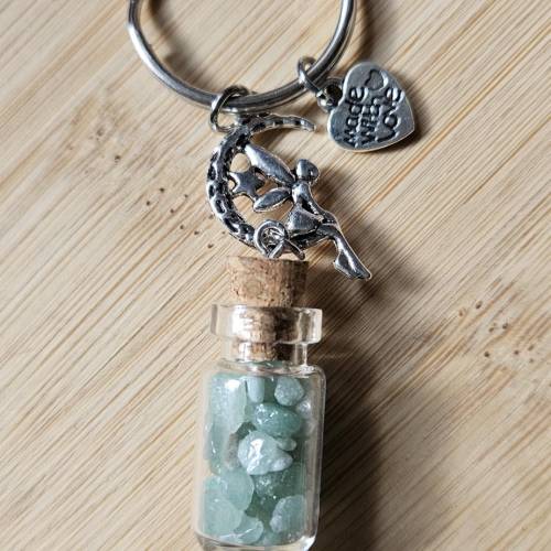 Zauberfläschchen mit Edelsteinen und Schutzengel-Anhänger, Glas-Wunschflasche, Schlüsselanhänger mit Edelsteinchips