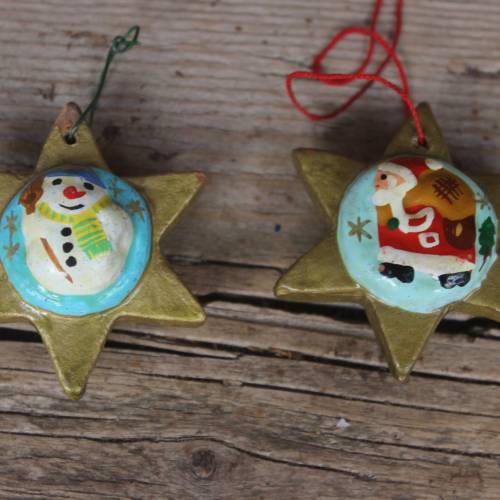 2 Stern Anhänger handbemalt Christbaumschmuck Weihnachtsdeko Keramik 70er Jahre