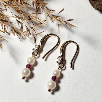 Elegante Damenohrringe mit Süßwasserperlen, Granat & Strass – 3 cm lang