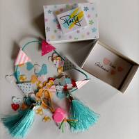 Party in der Streichholzschachtel  bunte Blumen