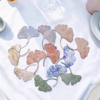 12 Ginkgo Blätter gestanzt aus Duo Designkarton – Streudeko & Stanzteile für Scrapbooking und Kartengestaltung