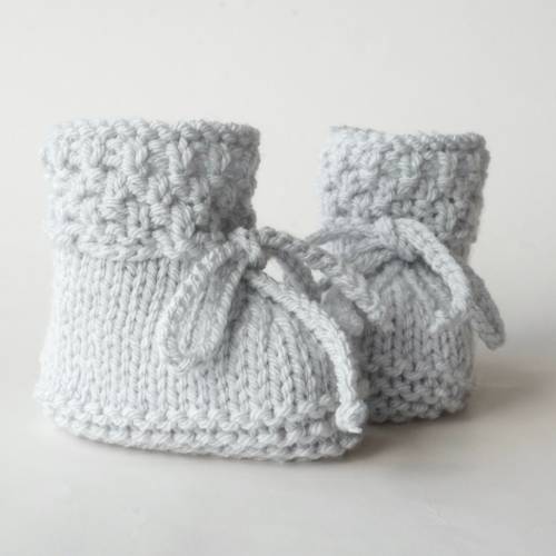 Handgestrickte Babyschuhe hellgrau – warm & weich für Herbst & Winter – Strickschuhe Baby - 6-9 Monate – 11,5-12 cm, uni neutral