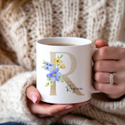 Personalisierte Tasse mit floralem Buchstaben – Geschenk für Freundin, Arbeitskollegin, Geburtstagsgeschenk, Muttertag