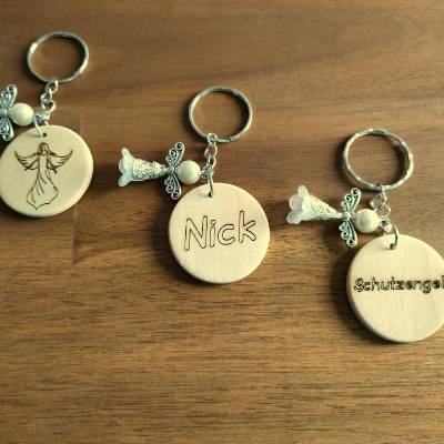Schlüsselanhänger mit silberfarbenem Engel, personalisiert